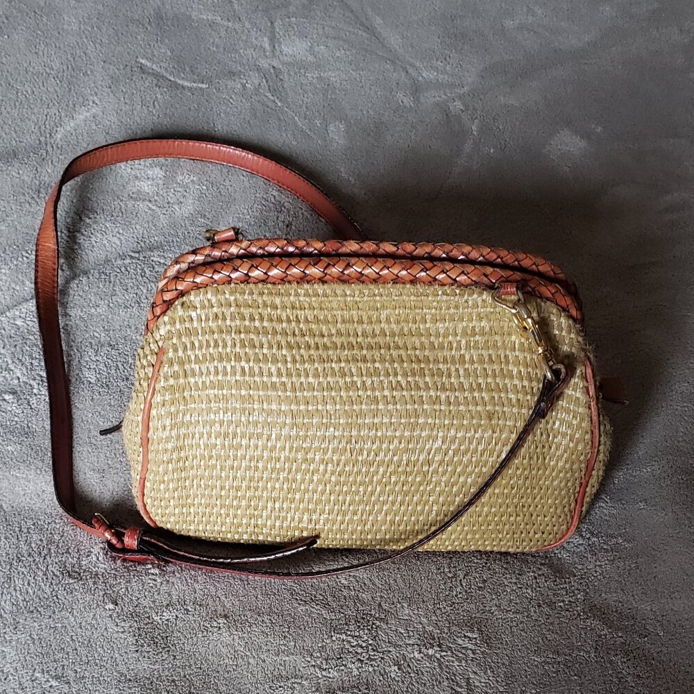Etienne Aigner crossbody/shoulder purse - Picture 2 of 7